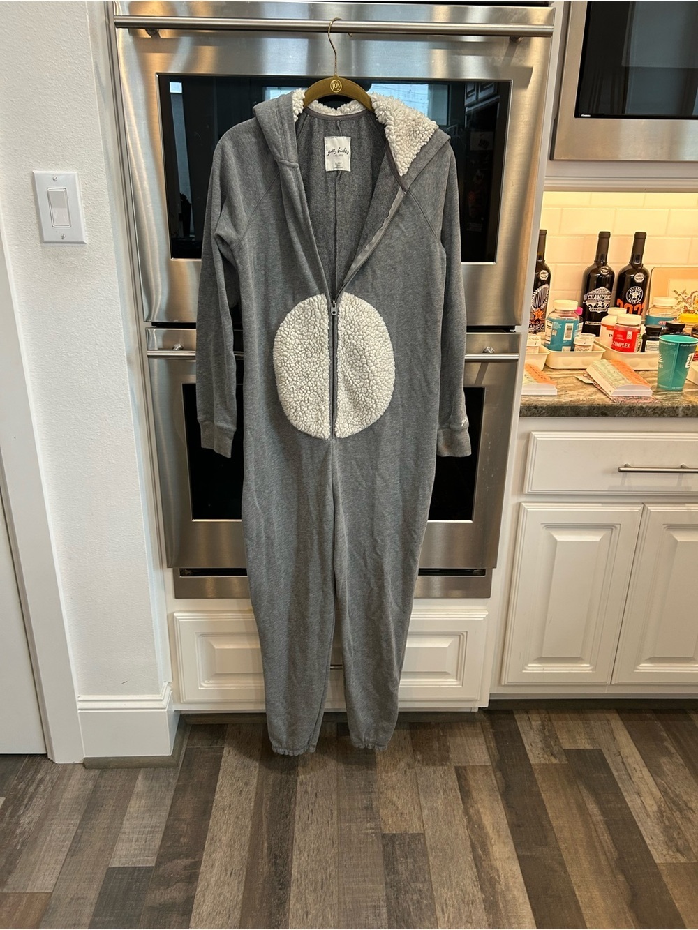 Gilly hicks Hollister koala Hooded One-Piece zip up Pajama size xs/s has wear
